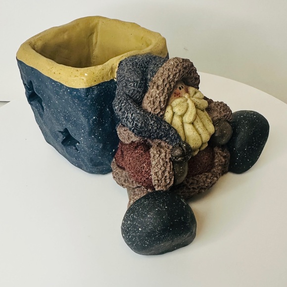 Resin Folk Art Rustic Primitive Red and Blue Santa Candle Holder Holiday Decor - Picture 4 of 10